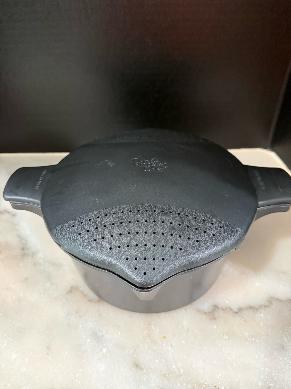 Pampered Chef Large Micro Cooker Microwave Steamer 2 Qt Liter 8 Cup Black USA